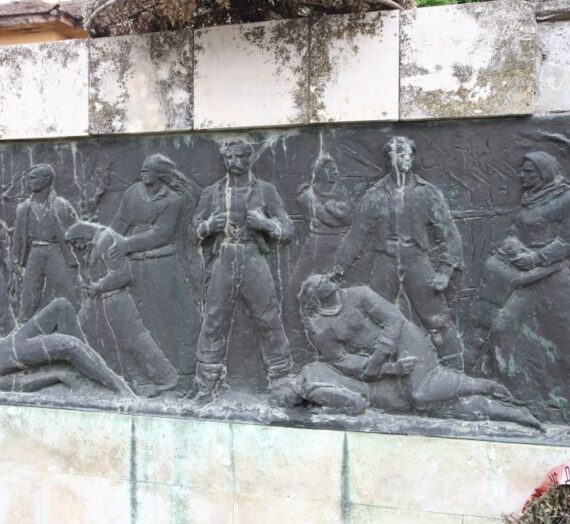 Оштећења на Споменику палим борцима и жртвама фашистичког терора у Сремским Михаљевцима